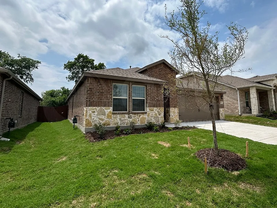 3920 Glastonbury Rd
