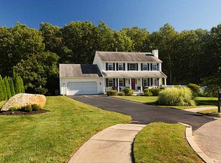 4 Peppermint Ln, Coventry, RI 02816