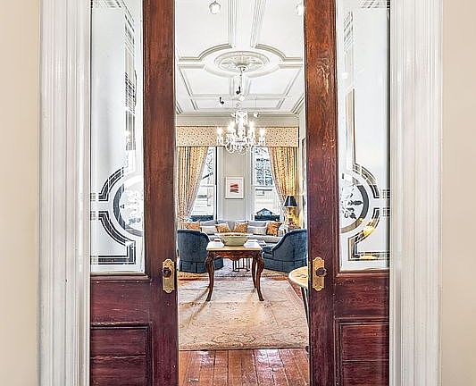 5th image of 452 W 44th St