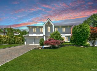 3 Joy Drive, Manhasset Hills, NY 11040