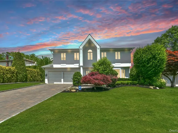 3 Joy Drive, Manhasset Hills, NY 11040