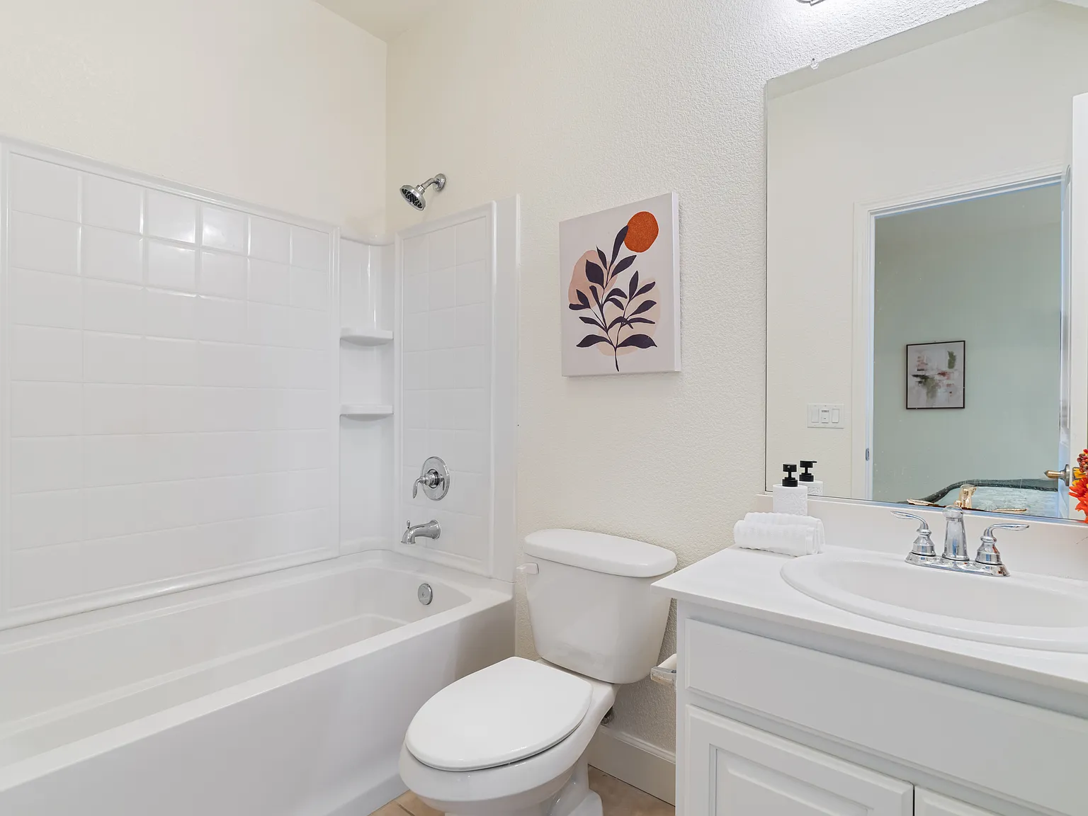 4 bed, 3621 sqft, $4,890 — Photo 4