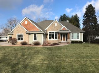 S94W14422 Ryan Dr, Muskego, WI 53150