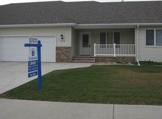 2356 Keystone Ct, Grand Forks, ND 58201