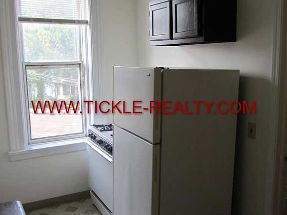 4th image of 217 Monroe Ave APT 1