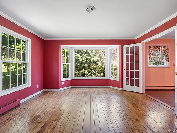 5th image of 2 Pine Tree Drive