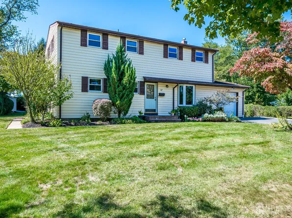 17 Pearl Rd, East Brunswick, NJ 08816