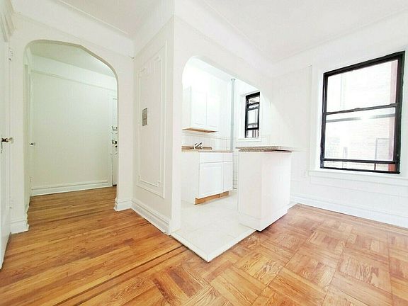 4th image of 41-41 46th St #2T