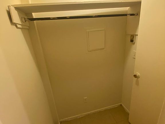 4th image of 283 Harrison Ave #1B
