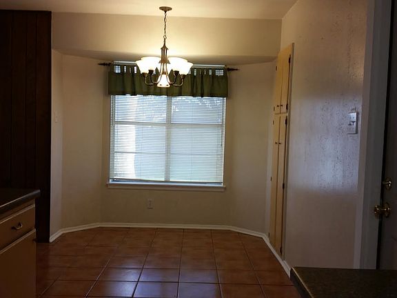 4th image of 4814 Lambeth Dr