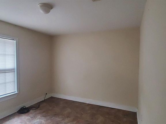 4th image of 809 N East St