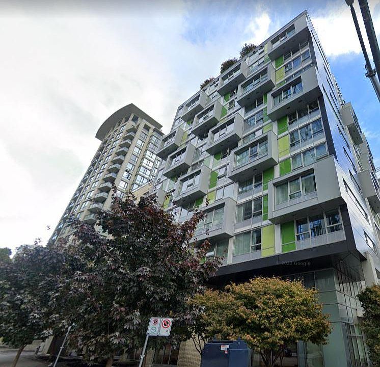2nd image of 532 Helmcken St #532