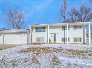 102 Maple Dr, Mapleton, ND 58059