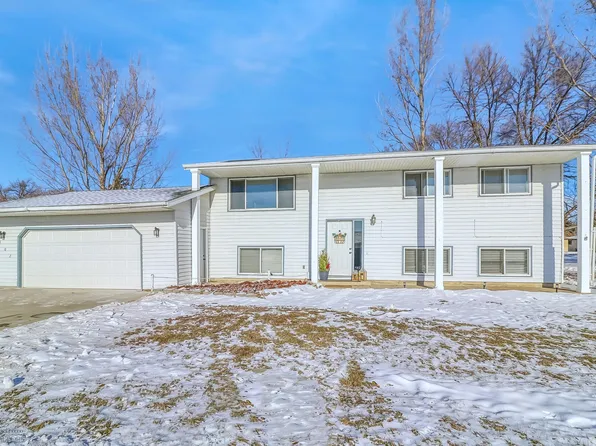 102 Maple Dr, Mapleton, ND 58059