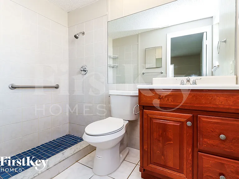7704 Riverdale Dr — Photo 9