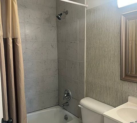 5th image of 102 Rea Janet Dr