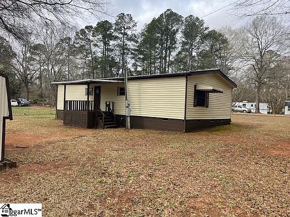 2nd image of 75 Edgewater Dr