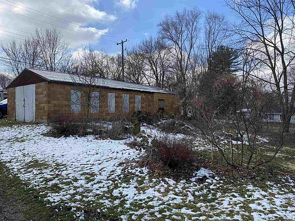 2nd image of 205 Hollovy St