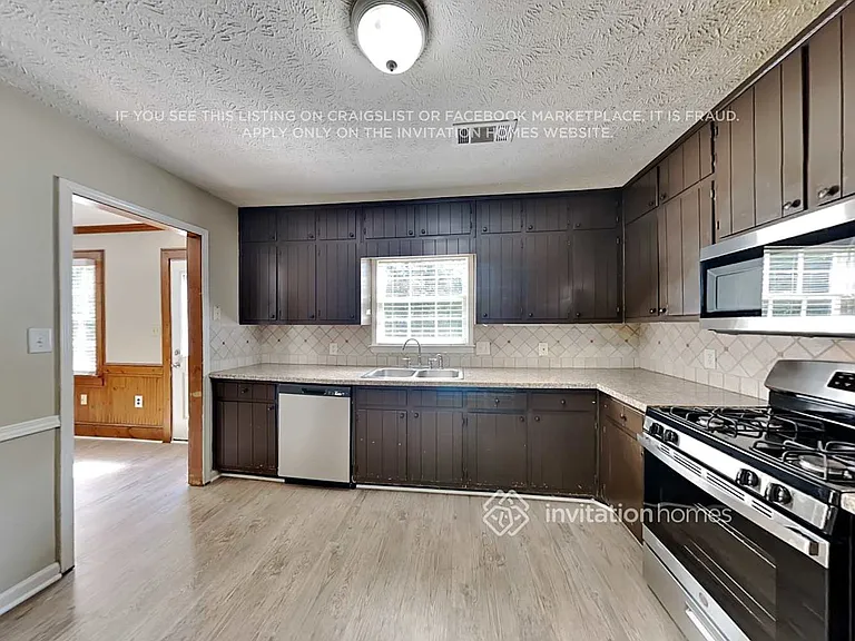 1759 Killian Hill Rd SW — Photo 7