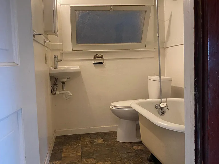 Given the fixtures, with a little imaginaton this would be a very cute bathroom!