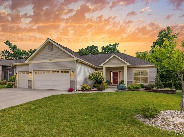 1032 Timber Bluff Dr, Wentzville, MO 63385