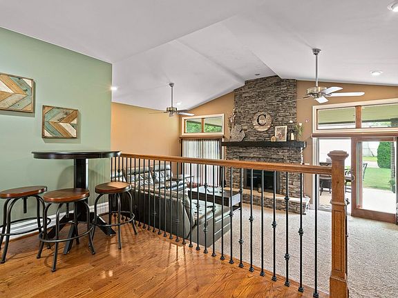 3rd image of 8416 Wiloray Ave