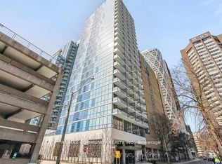 210 Simcoe St #1610, Toronto, ON M5T 0A9