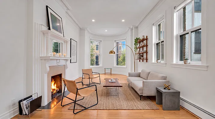 Living room, photo 1