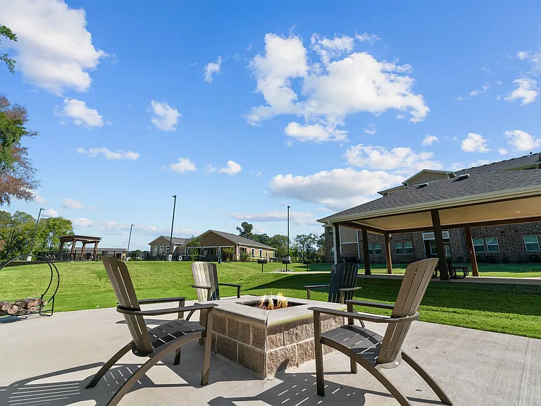 Pebble Brook Apartments — Photo 10