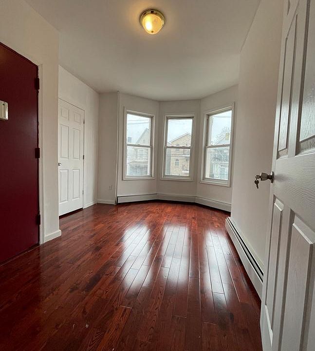 2nd image of 244 Princeton Ave #2L