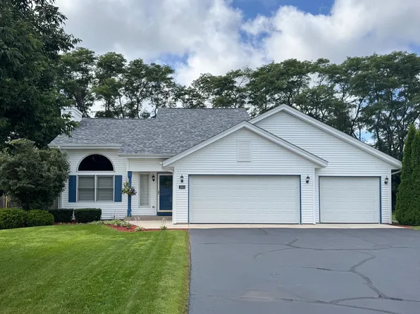 5804 Fairway Dr, South Beloit, IL 61080