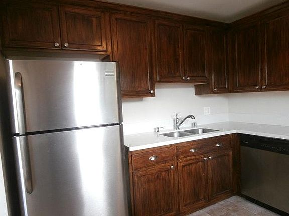 4th image of 11022 Aqua Vista St APT 4