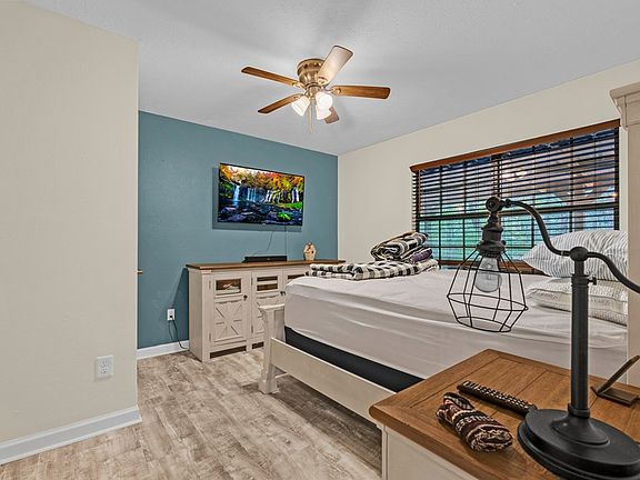 12th image of this home