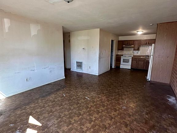 3rd image of 1704 Hanover Ave NW