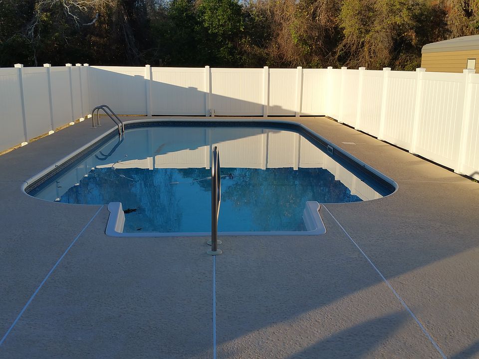 2nd image of 4071 Meadow Cir