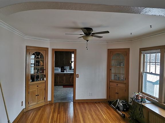 5th image of 4542 Chowen Ave S