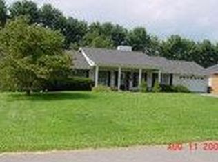 195 Summit Ave, Lewisburg, WV 24901