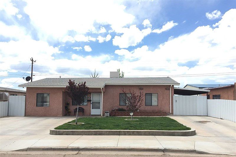 1st image of 604 N Sage Ave