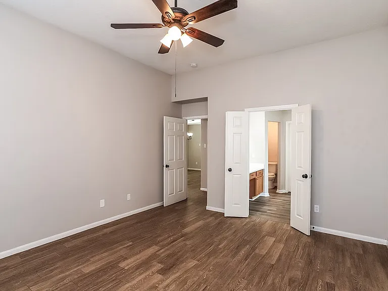 10518 Southway Bend Ln — Photo 11