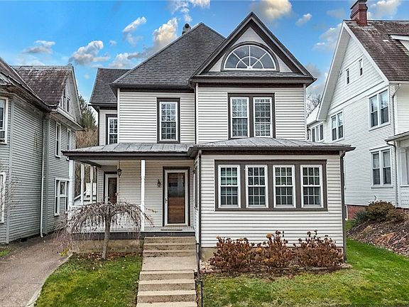 2nd image of 525 3rd St