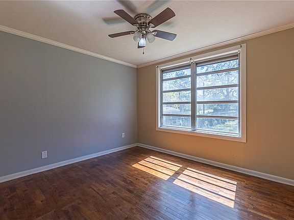 5th image of 216 Circle Dr