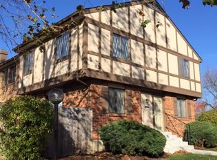 7413 Saxony Dr #296, West Chester, OH 45069