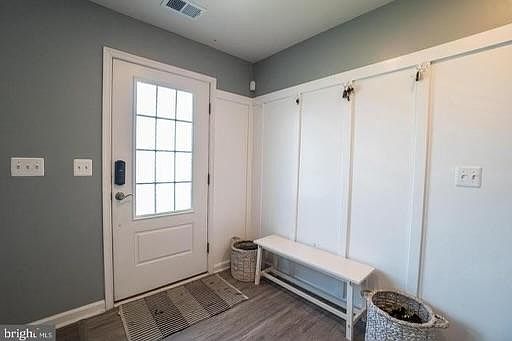 5th image of 1827 Noyack Ln