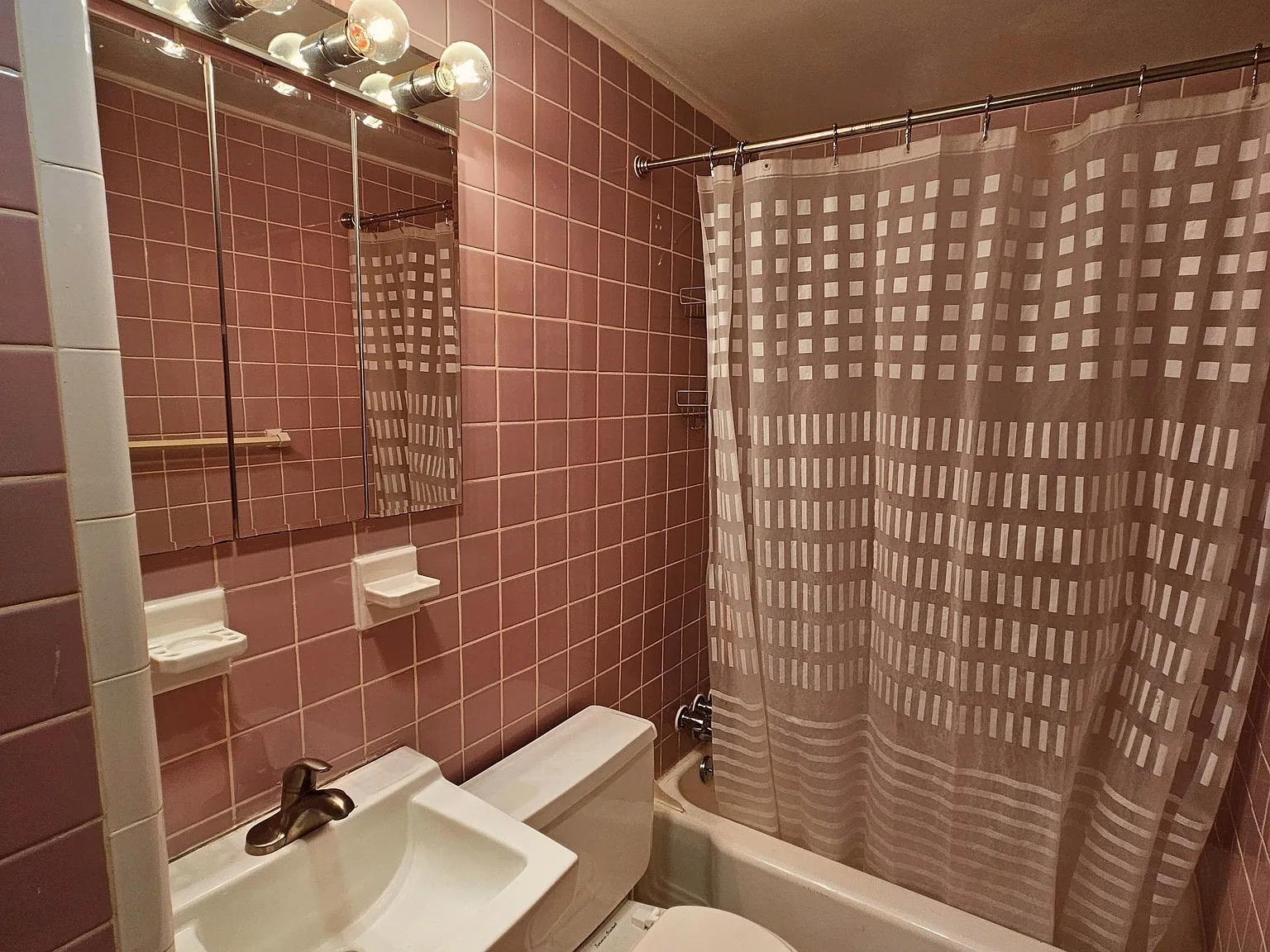 1 bed, $1,975 — Photo 2