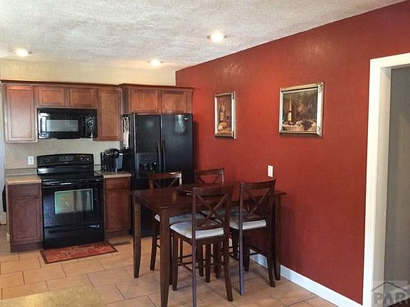 4th image of 415 E Orman Ave