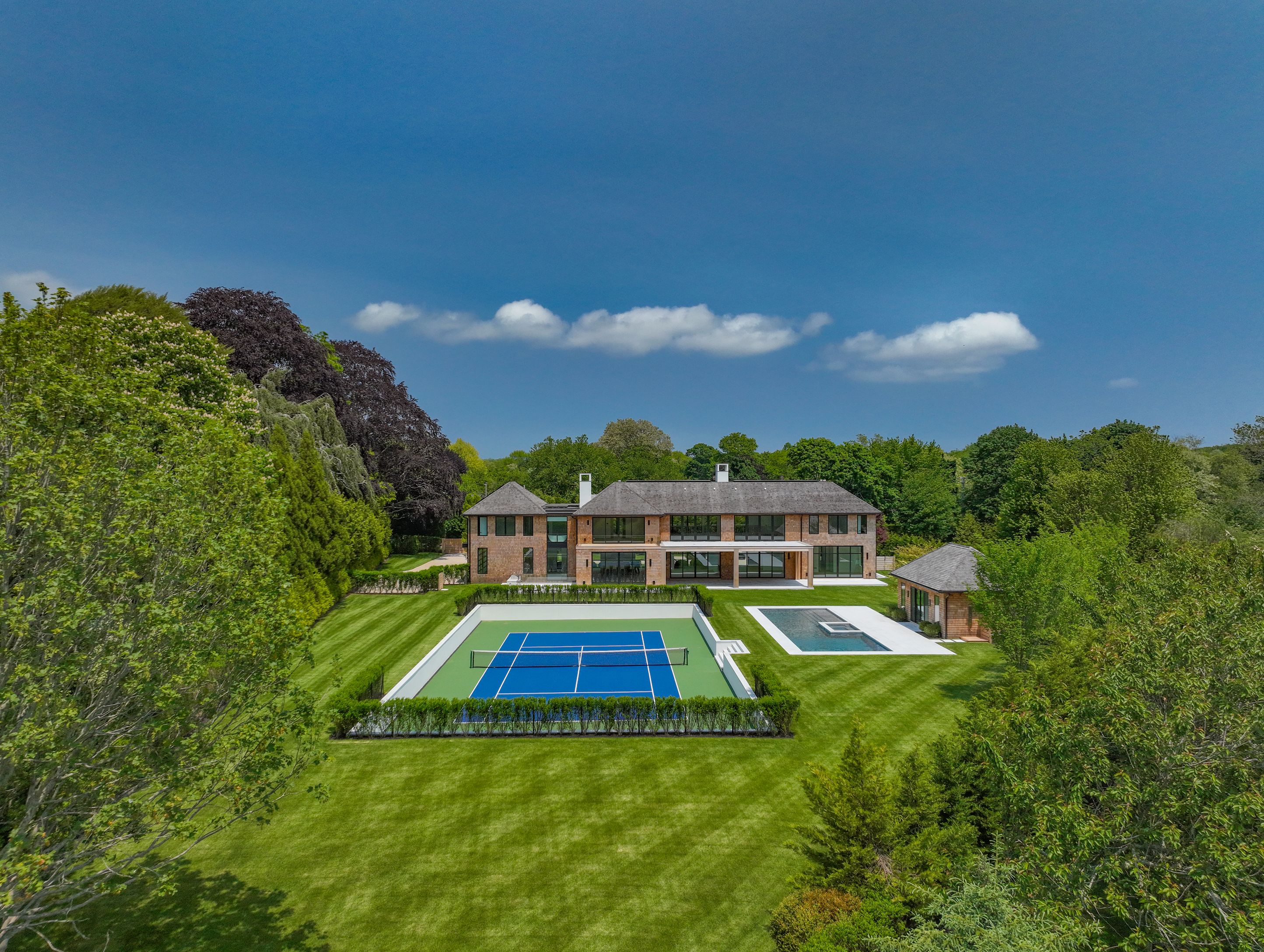 201 Sagaponack Rd, Bridgehampton, NY 11963 Out East