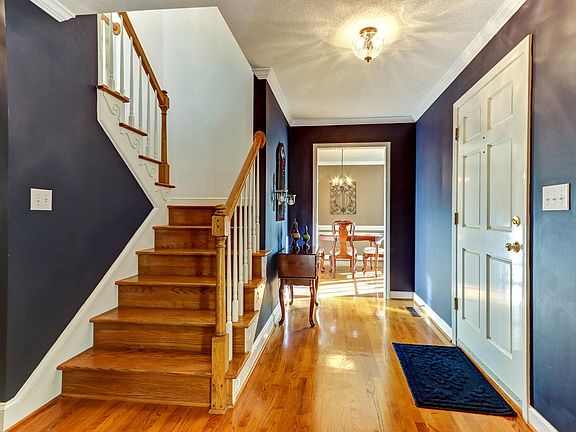 2nd image of 107 Franz Ct