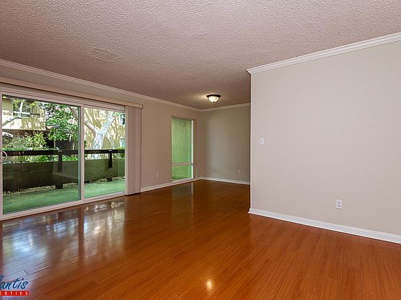 4th image of 296 Tradewinds Dr APT 3