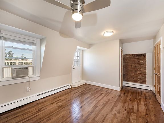 4th image of 6 Magnolia Ave