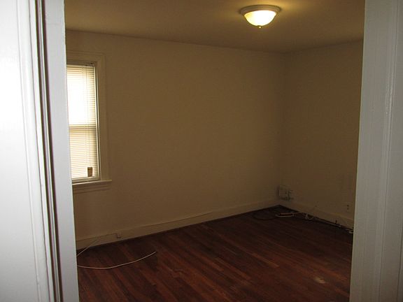 4th image of 117 S Holly Ave